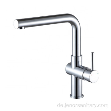 Modernes Messing, der Chrome Kitchen Tap annimmt